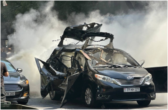 Խոշոր պայթյուն՝ Ամիրյան փողոցում․ մեքենա է պայթել, ավտոբուս է վնասվել, կան տուժածներ (տեսանյութ, լուսանկար)